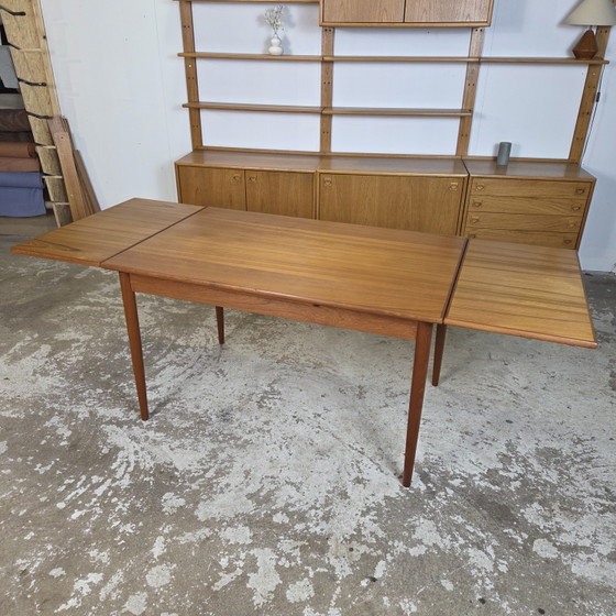 Image 1 of Vintage jaren 60 verlengbare Deense eettafel teak topstaat!