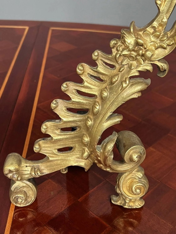 Massive, vergoldete Kaminverzierung aus Bronze im Rokokostil. – Dekorative Objekte, Rococo (photo 4 of 5)