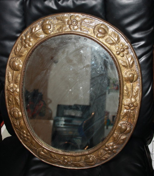 🪞 Antique oval copper mirror – handmade, heavy & decorative