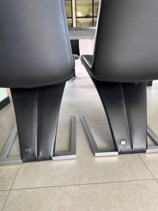 4 chaises Rolf Benz noires