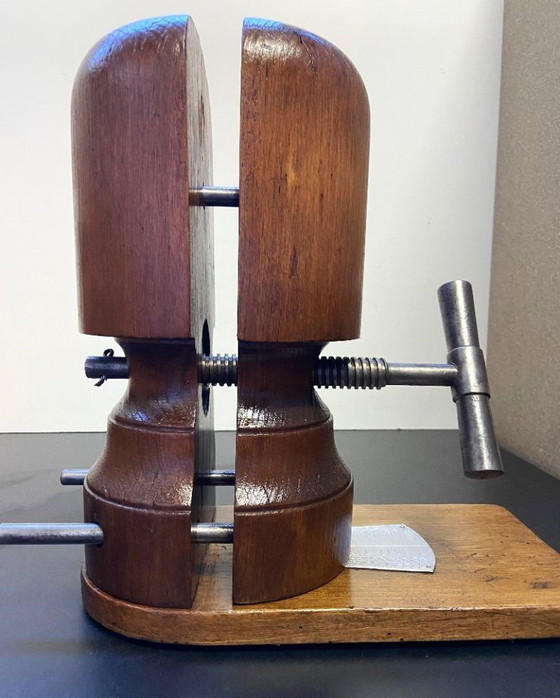 Image 1 of Antieke mal, vorm-, spreid-, span- en vormgereedschap, hoedenmakersgereedschap, begin 1900