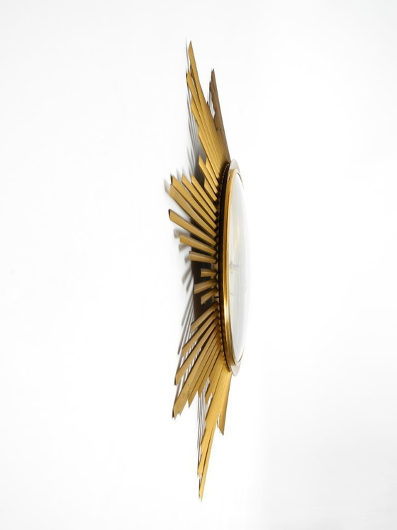 Image 1 of Wunderschöne große originale Sunburst-Wanduhr aus Messing aus den 1960er Jahren von Junghans ATO-MAT
