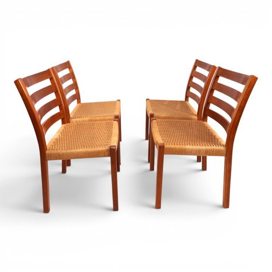 Image 1 of Niels Otto Møller Modèle 408, Ensemble de 4 chaises de salle à manger en teck Papercord pour J.L. Møllers, 1975