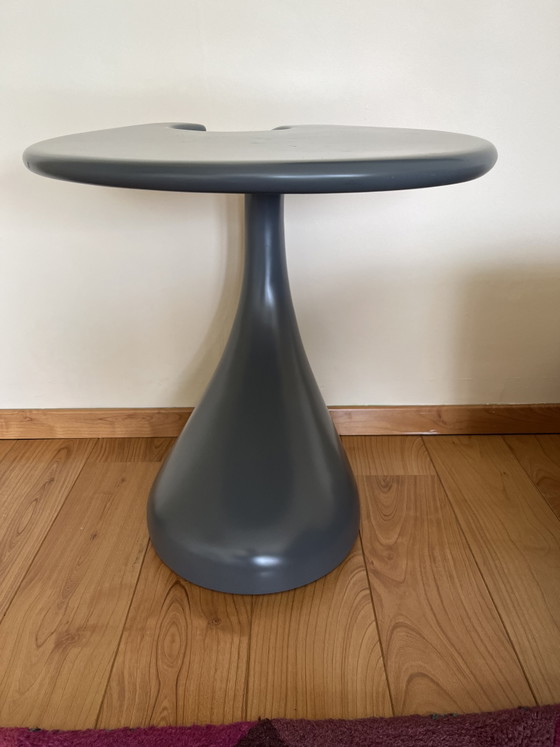 Image 1 of Table d'appoint moderne