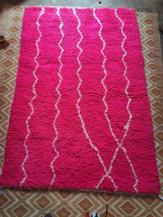 Image 1 of Hermosa alfombra rosa hecha a mano 250cm x 150cm