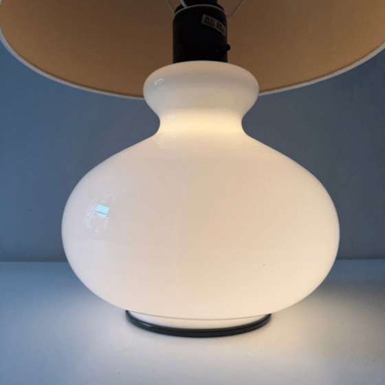 Lampada da tavolo in vetro bianco, base illuminata – Dijkstra | anni '60 – Dijkstra Lampen, Lampade da tavolo (photo 3 of 6)