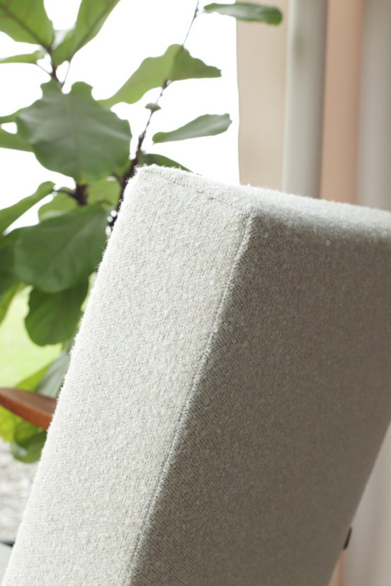 Image 1 of Poltrona di metà secolo Ecru Boucle Design scandinavo Sedia da salotto in legno