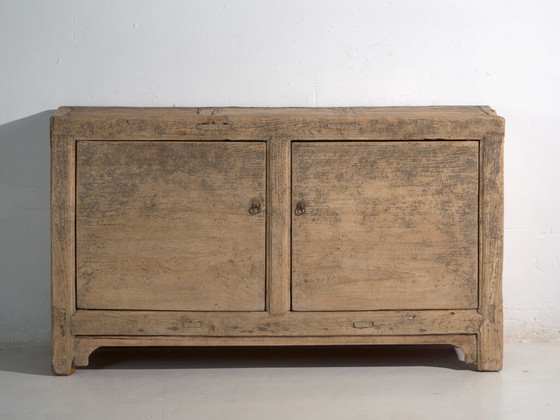Credenza bassa lunga antica in olmo con due ante – Cina, circa 1950 – Credenze con vetrina (photo 20 of 40)