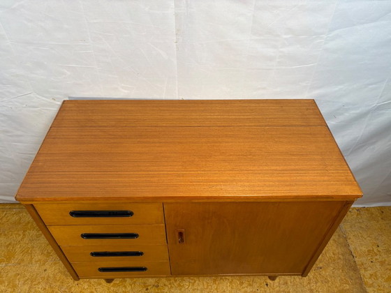 Petit buffet vintage en teck, style scandinave, années 1960 | Compact et élégant. Un superbe buffet vintage (photo 5 of 8)