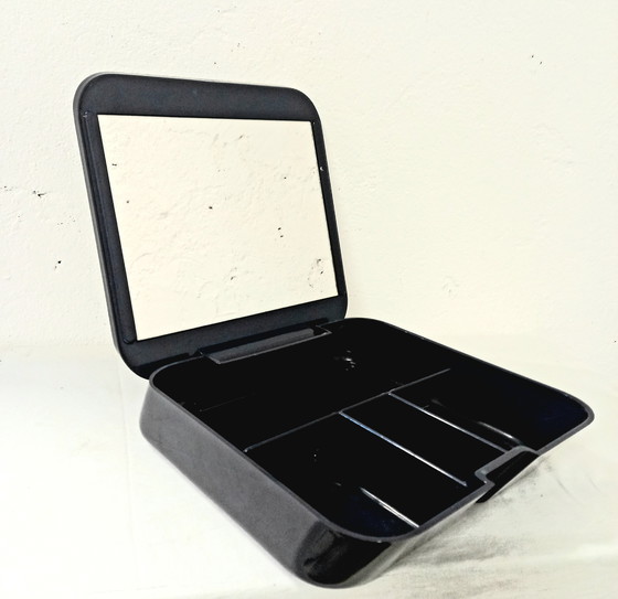 Image 1 of Gedy sieradenspiegel ontworpen door Makio Hasuike 