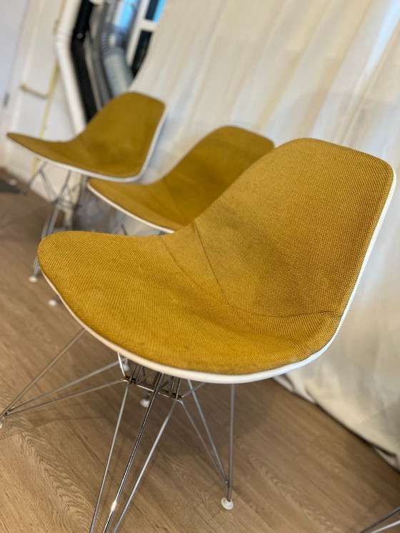 Image 1 of 4x DSR Eames Herman Miller con base Eiffel y tapizado hopsack amarillo mostaza