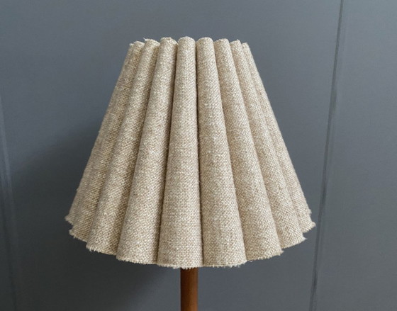Image 1 of Domus Teakhouten vloerlamp uit 1960, met origineel label! Hoogte: 140 cm - 188 cm