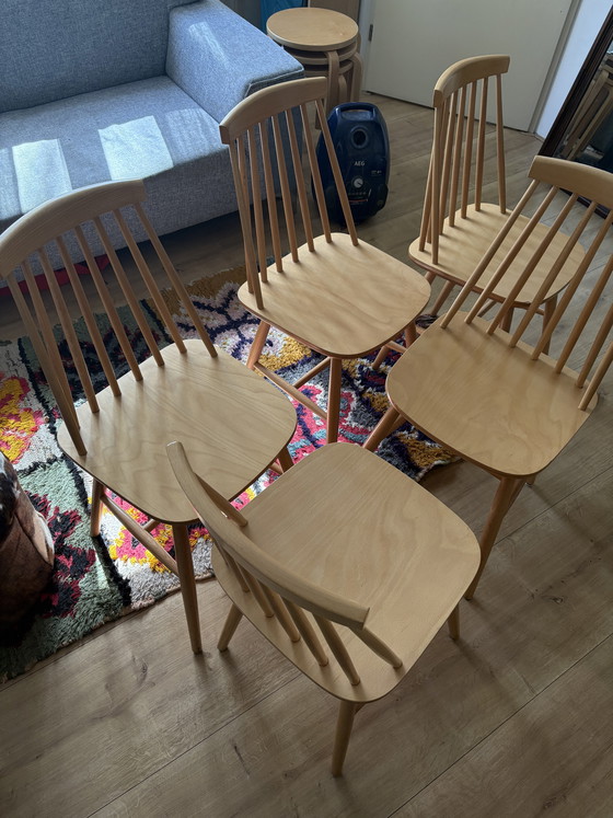 Image 1 of 5 chaises à fuseaux en bois de style Windsor Ercol