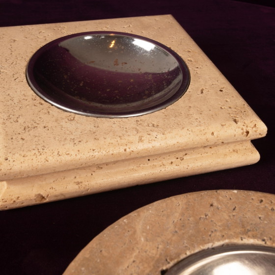 Pair of Italian Travertine Ashtrays / Vide-Poches, round and square 1970 – Table accessories, Metal (photo 20 of 20)