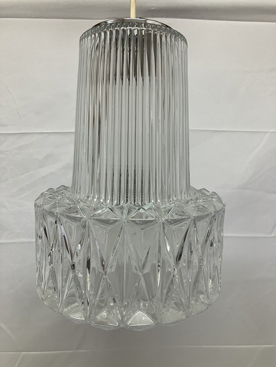 Image 1 of Lampada a sospensione vintage in vetro cristallo Glashütte Limburg con prisma