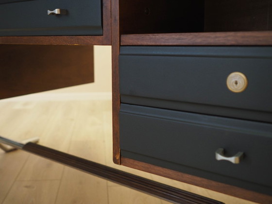 Image 1 of Scrivania in noce, design italiano, anni '70, realizzata in Italia.
