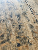 Round extendible table