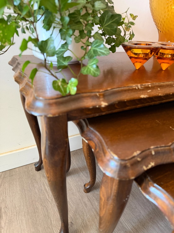 Set di 3 tavolini a incastro stile Queen Anne – Wood, Vintage (photo 6 of 6)