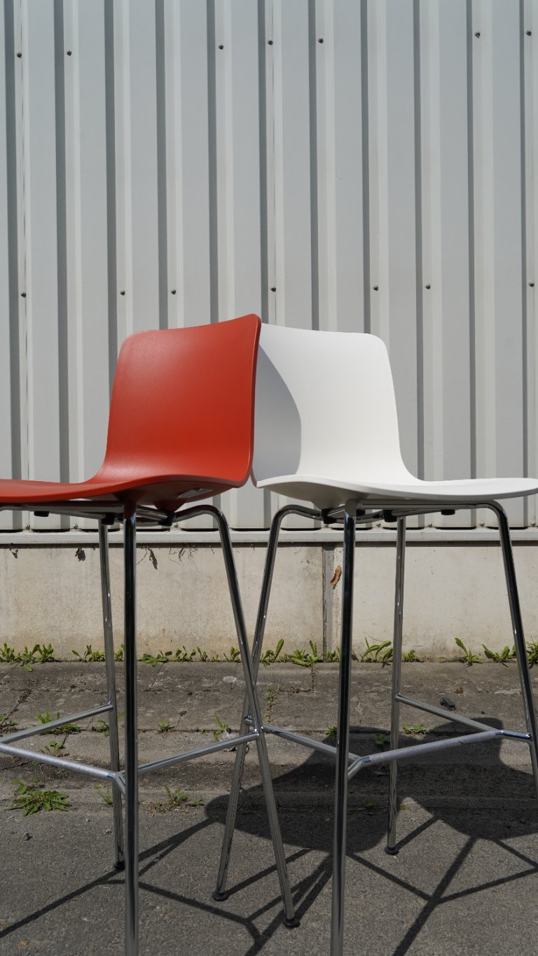 Vitra HAL RE Orange High chair with metallic legs - Jasper