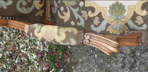 Louie s'empare du fauteuil – Textile, Wood (photo 2 of 9)