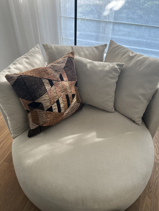 Evolution 21 Pillow and Plaid Coup de Foudre