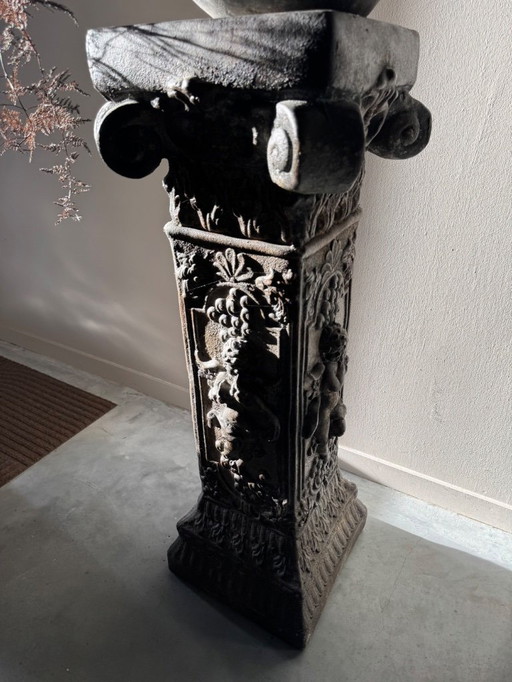 Base per colonna Piédestalle francese antica, unica e riccamente decorata