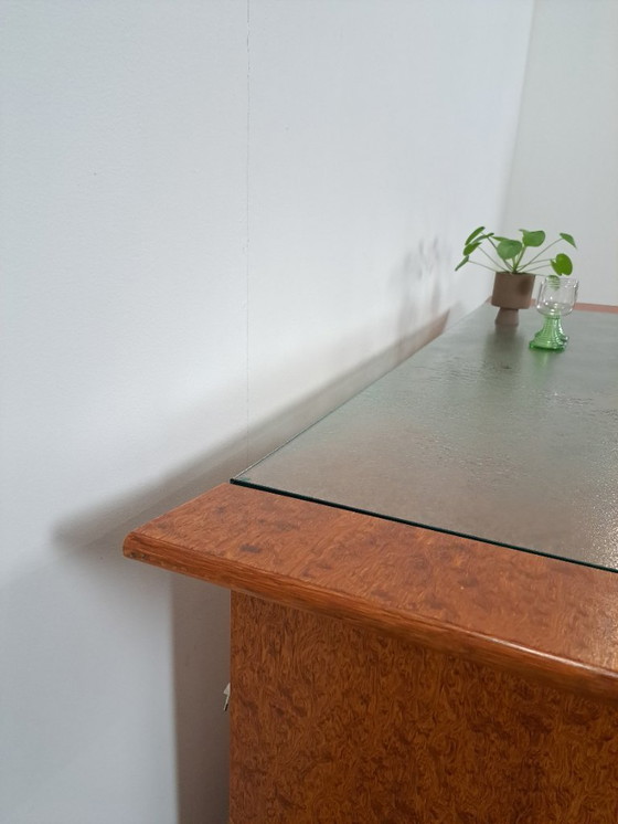 Image 1 of Bar dressoir met uitschuifbare bar en glazen blad