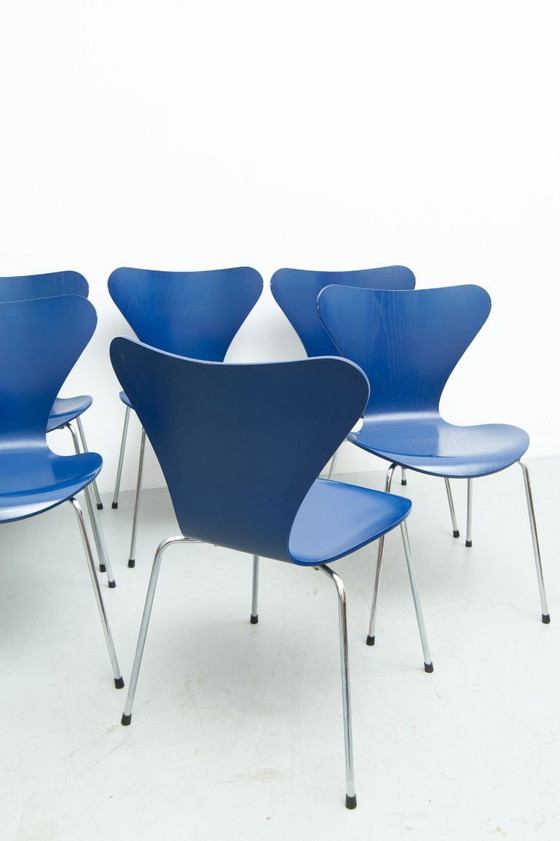 Otto sedie della serie 7 disegnate da Arne Jacobsen per Fritz Hansen, anni '50. – Sedie da pranzo, Wood (photo 11 of 24)