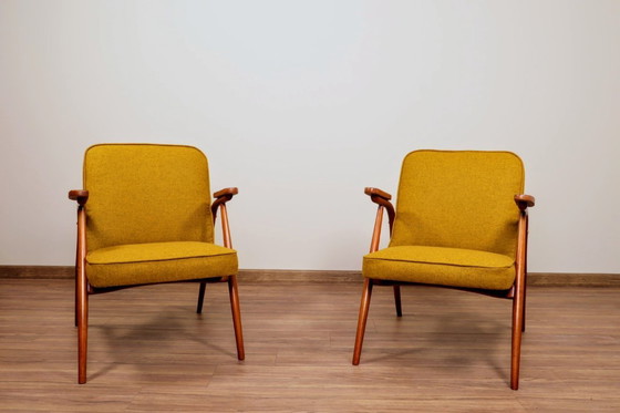 Image 1 of Paire de fauteuils design moderne du milieu du siècle, laine jaune douce, années 1960