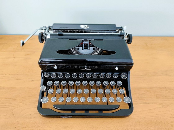 Image 1 of Machine à écrire Royal modèle Quiet De Luxe