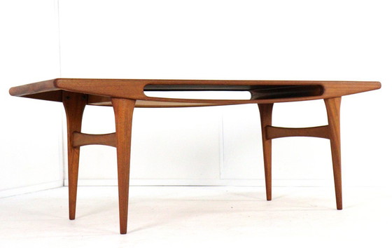 Image 1 of Table basse vintage « Smile » dans le style de Johannes Andersen