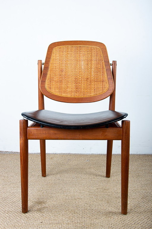 Serie van 6 Deense stoelen in teak, riet en leer, model FD 187 van Arne Vodder voor France & Son 1956.