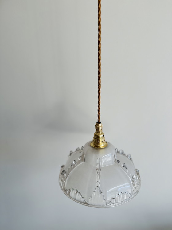Image 1 of Ezan France Art Deco Hanglamp – Opaline Glas – Jaren 30 / Ezan France Art Deco Pendant – Opaline Glass – 1930s