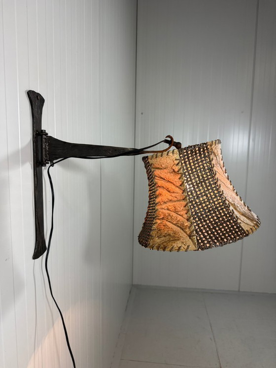 Image 1 of Brutalistische smeedijzeren wandlamp 1960-70's