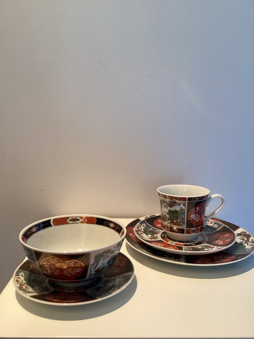 Vintage Taous  thee/koffie servies 8 personen 36 delig uit de jaren 70/80. Origineel “Art Must” China.