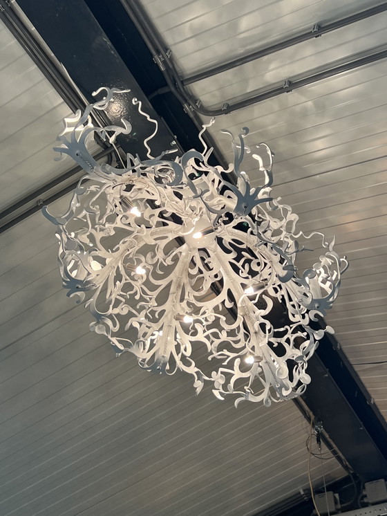 Image 1 of Lampadario Flower Power di marca van Egmond bianco