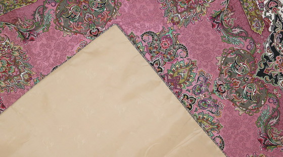 Image 1 of Oosters handgemaakt tafelkleed, zeer fijn vervaardigd uit zijden draden, 100 x 100 cm