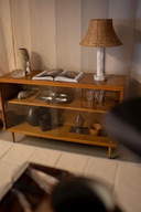 Vitrine vintage avec portes en verre 1960