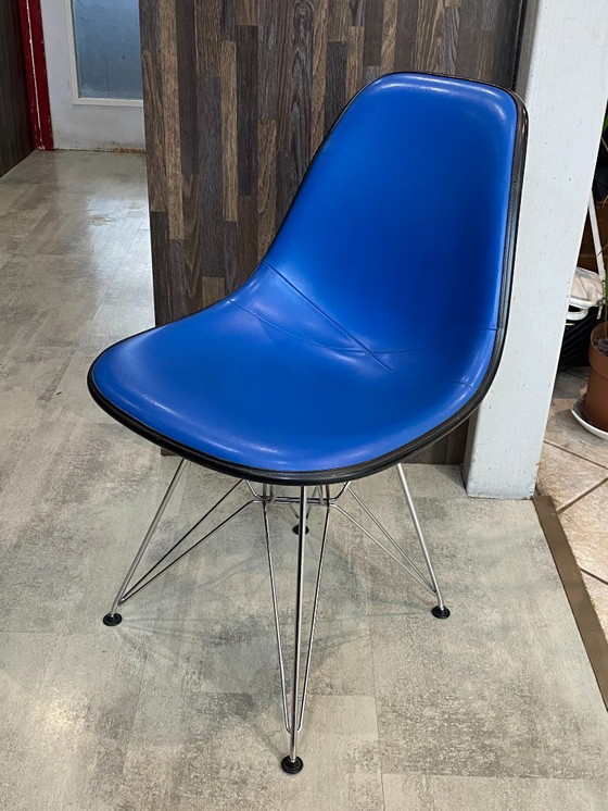 Image 1 of Sedia vintage Eames Herman Miller in vinile blu e fibra di vetro (anni '50, '60, '70)