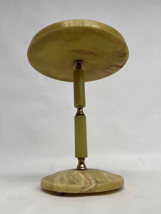 Image 1 of table d'appoint vintage en onyx