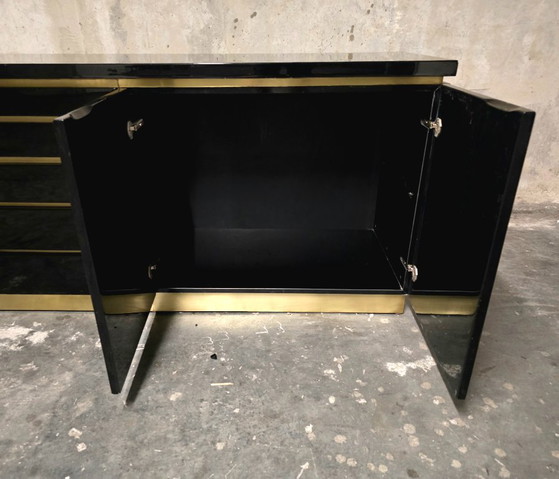 Jean-Claude Mahey per Maison Romeo Paris — Credenza in lacca nera e ottone, anni '70 – Credenze alte, Wood (photo 14 of 14)