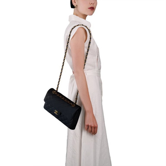 Image 1 of CHANEL Timeless/Classique Tasche aus schwarzem Leder - 103505