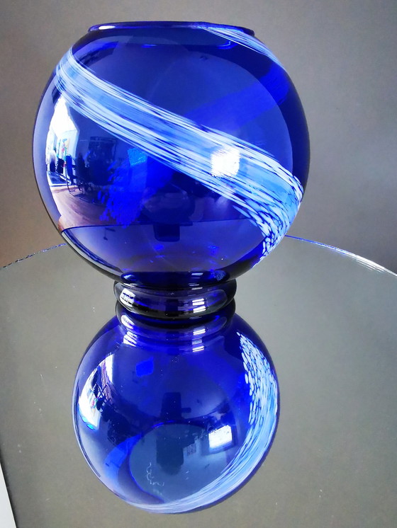 Image 1 of Vaas in bolvorm met voet, jaren 70