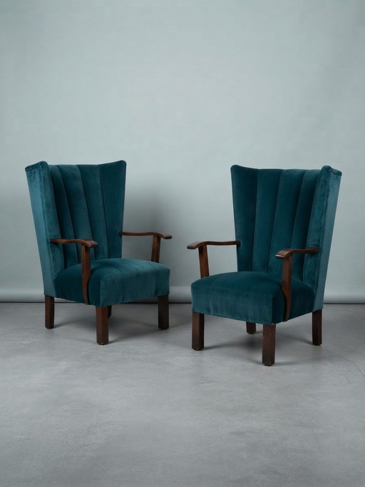 Poltrone Art Déco ungheresi in velluto blu petrolio con braccioli in legno, anni '30, set di 2