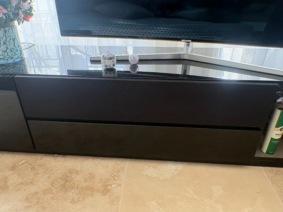 Mobili TV laccati neri con piano in vetro, Roche Bobois, Legno, Nero, Modern (foto 3 di 9)
