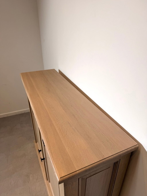 RR Interiors Oak Sideboard – dressoirs (photo 2 of 4)