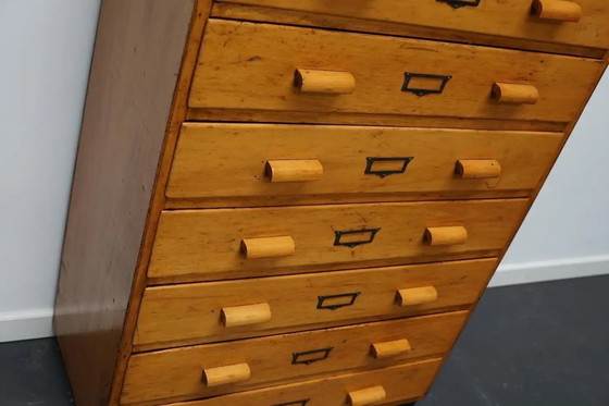 Image 1 of Mobiletto da farmacia industriale tedesco in legno di faggio, metà del XX secolo