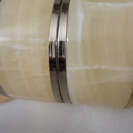 Image 1 of Lampe à poser en albâtre et laiton 