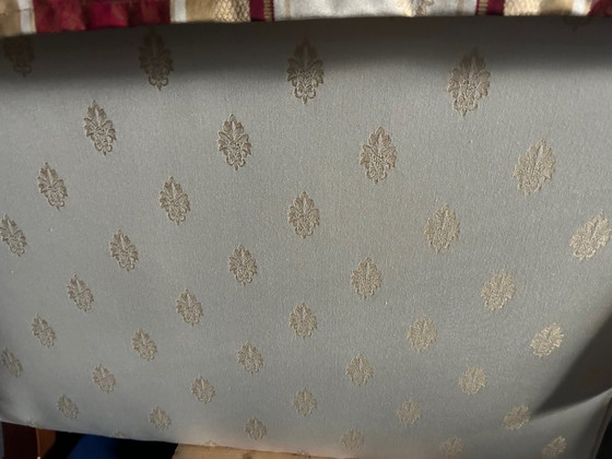 Image 1 of Divano a 3 posti, 2 poltrone e pouf, realizzati a mano in stile inglese.