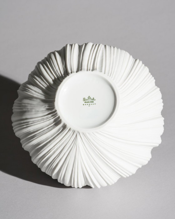 Image 1 of Martin Freyer para Rosenthal "Plissée" Bisque Porcelain Vase Duo, Alemania 1968